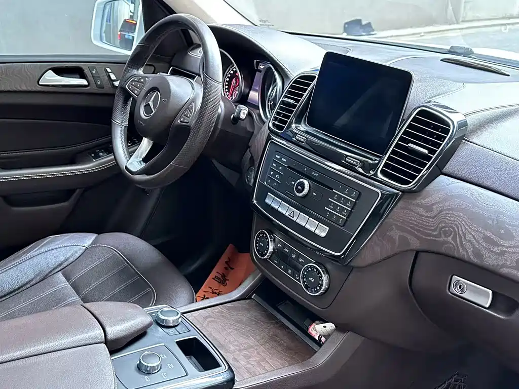 Mercedes-Benz GLE 2016 — фото 8