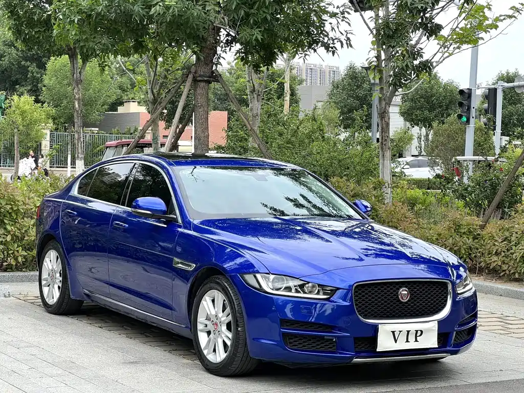 Jaguar XEL 2018 — фото 3
