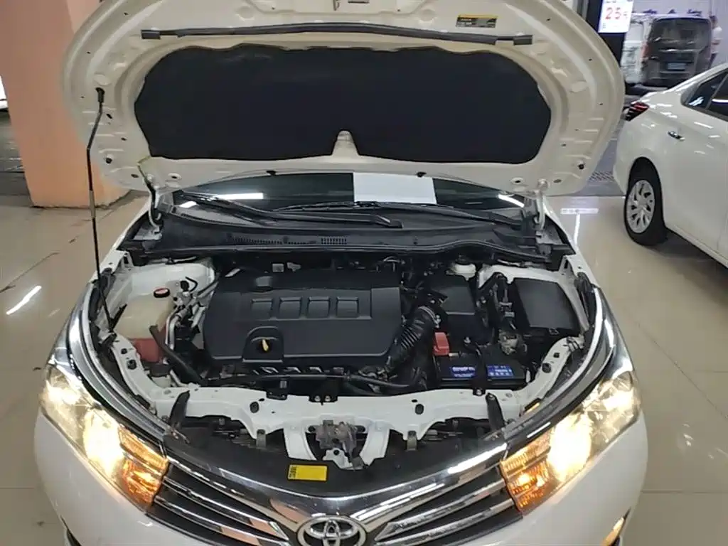 Toyota Corolla 2015 — фото 20