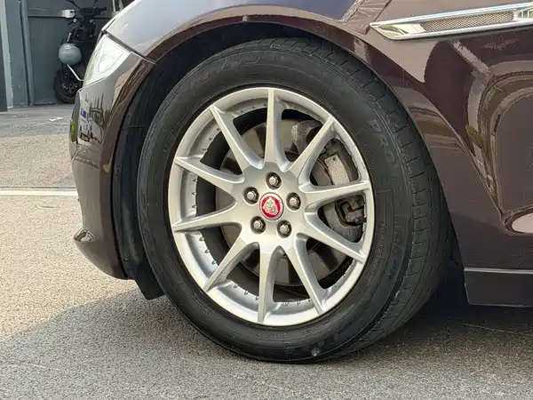 Jaguar XJ 2013