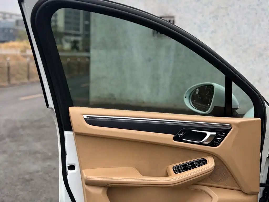 Porsche Macan 2015 — фото 19