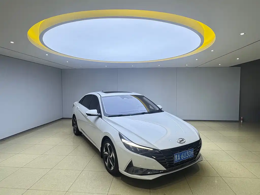 Hyundai Elantra 2022