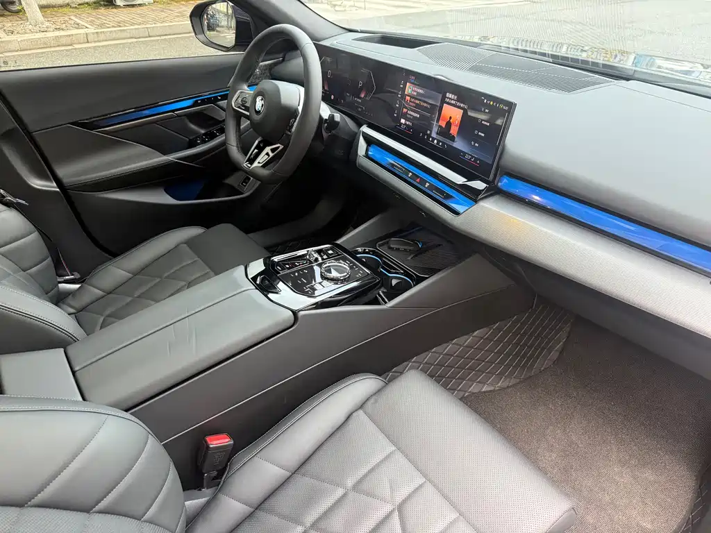 BMW 5 Series 2026 — фото 13