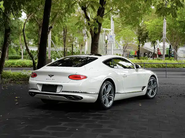 Bentley Continental 2022