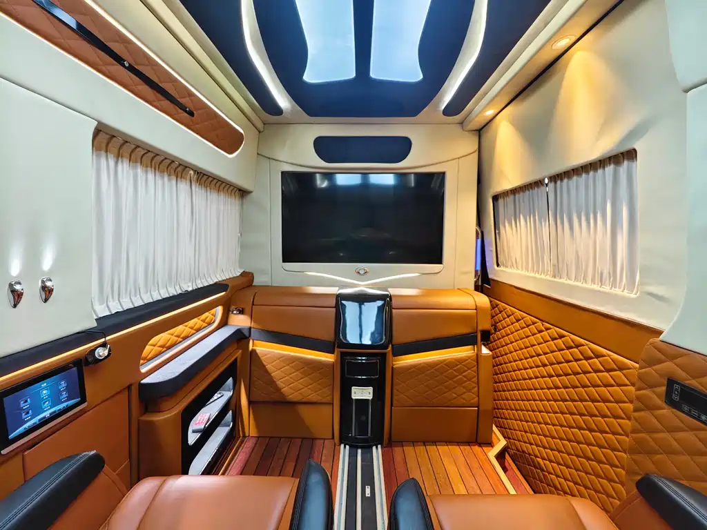 Mercedes-Benz Sprinter 2019 — фото 16
