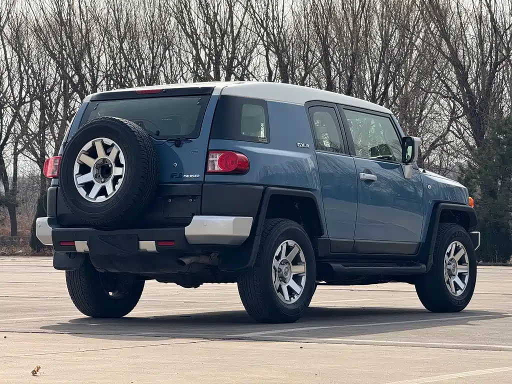 Toyota FJ Cruiser 2018 — фото 6