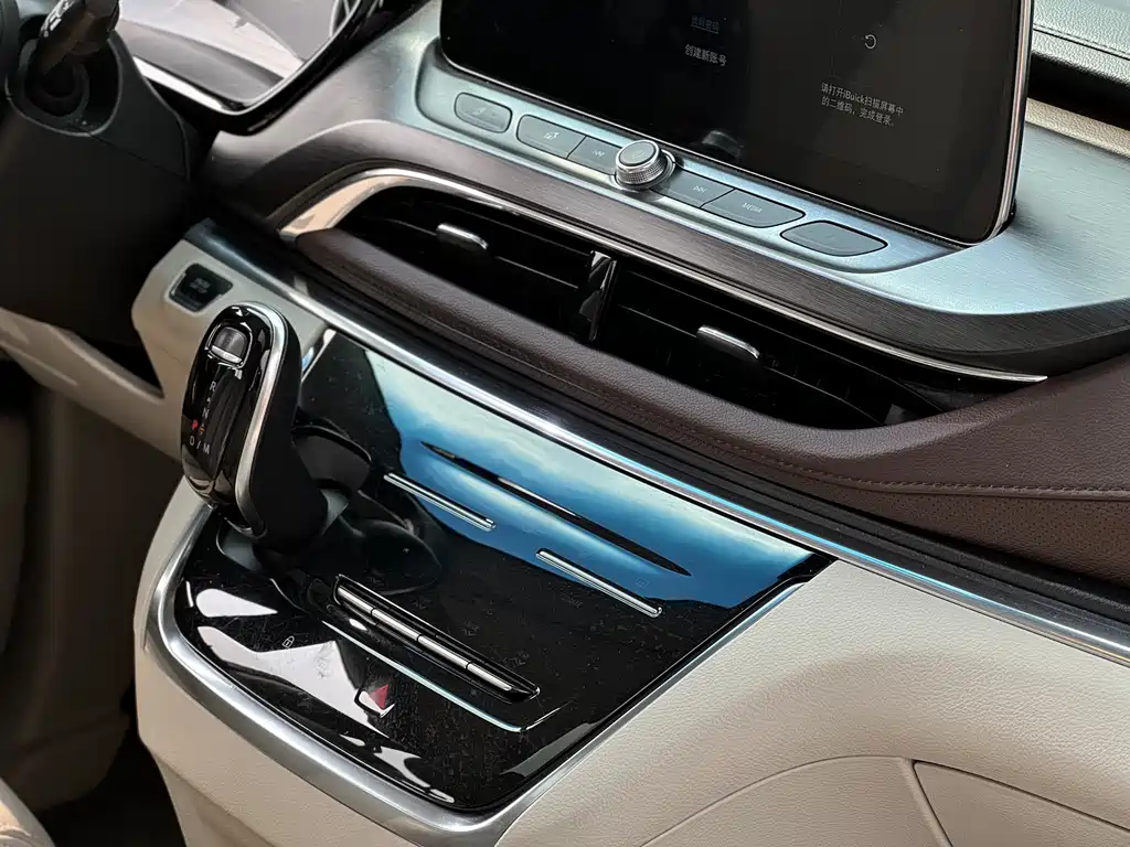 Buick GL8 2020 — фото 13