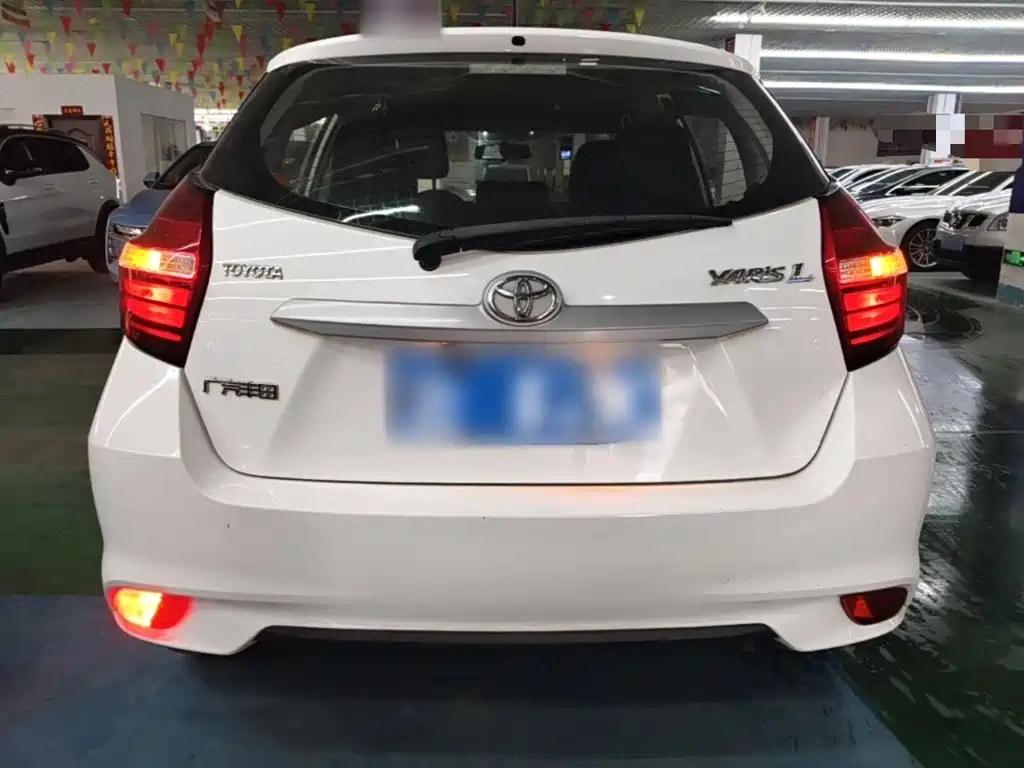 Toyota Yaris L 2019 — фото 6