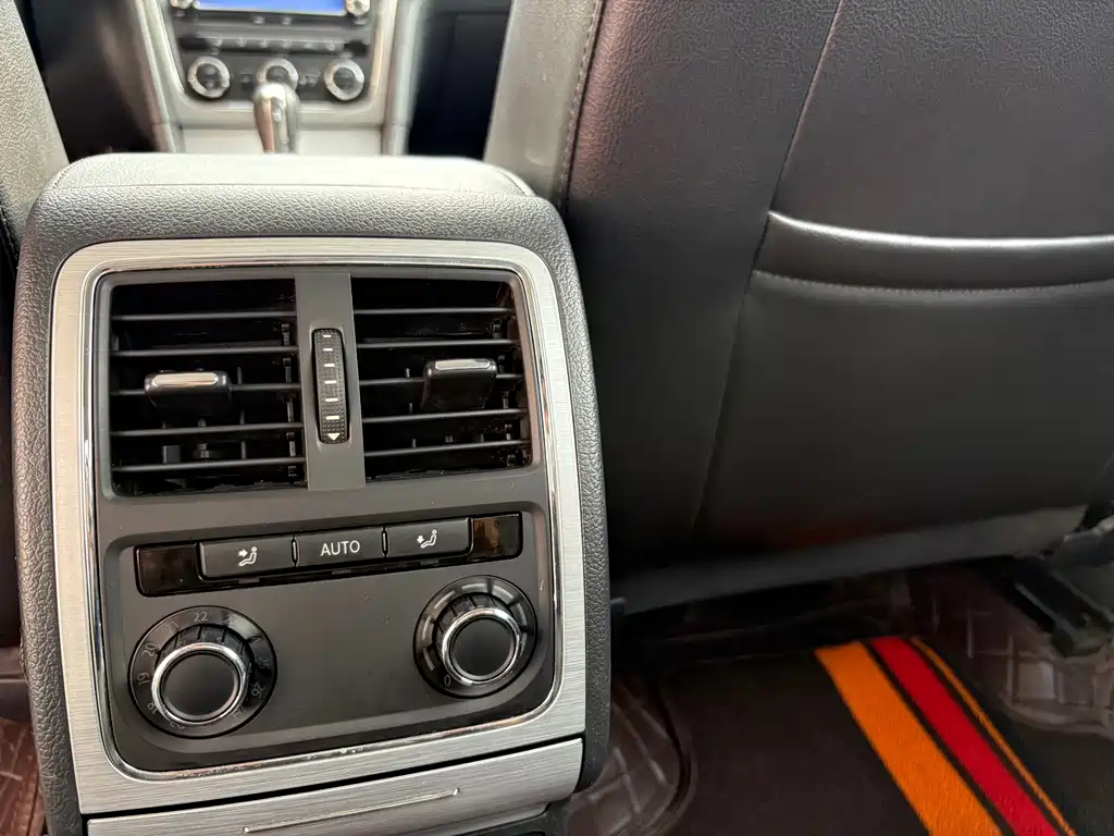 Volkswagen Passat 2015 — фото 16