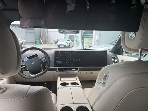 Li Auto L9 2025