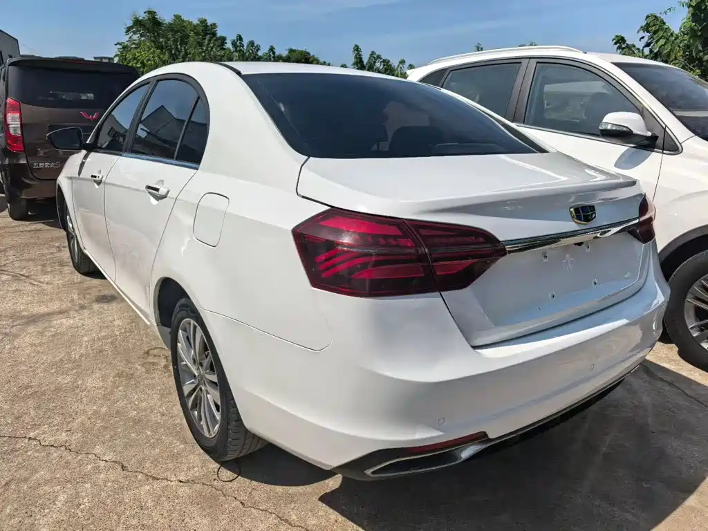 Geely Emgrand 2018