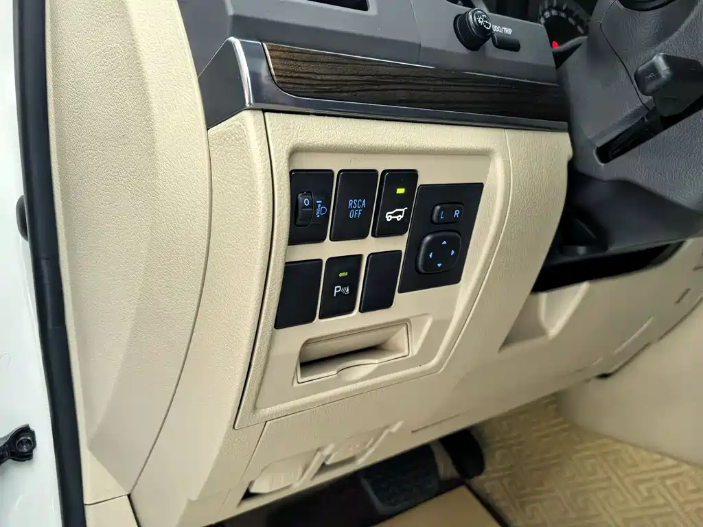Toyota Land Cruiser 2019 — фото 10