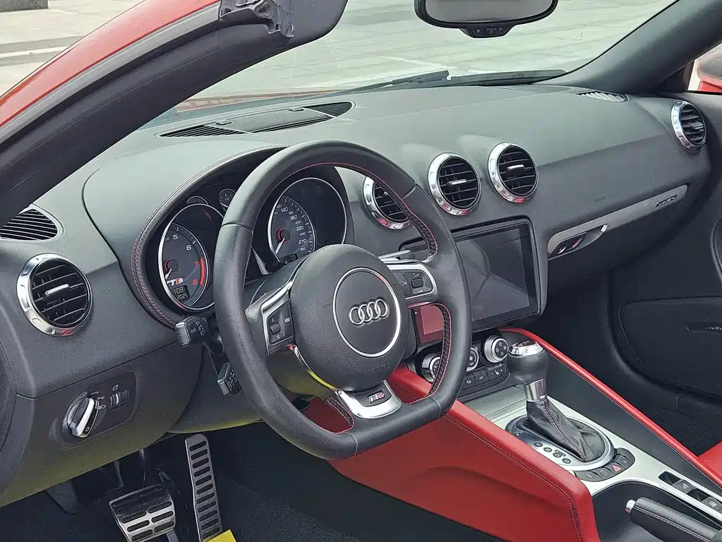 Audi TTS 2015 — фото 14