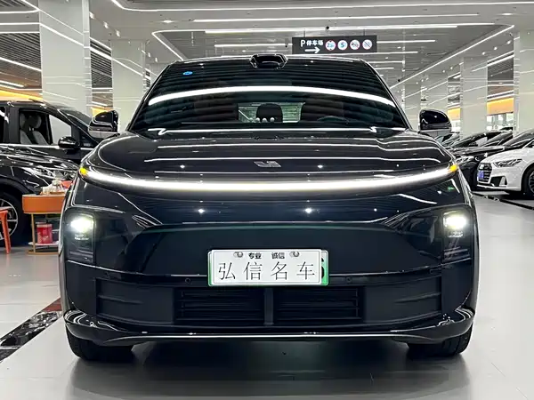 Li Auto L6 2024