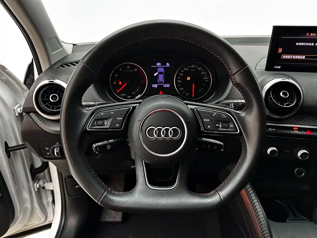 Audi Q2L 2022 — фото 18