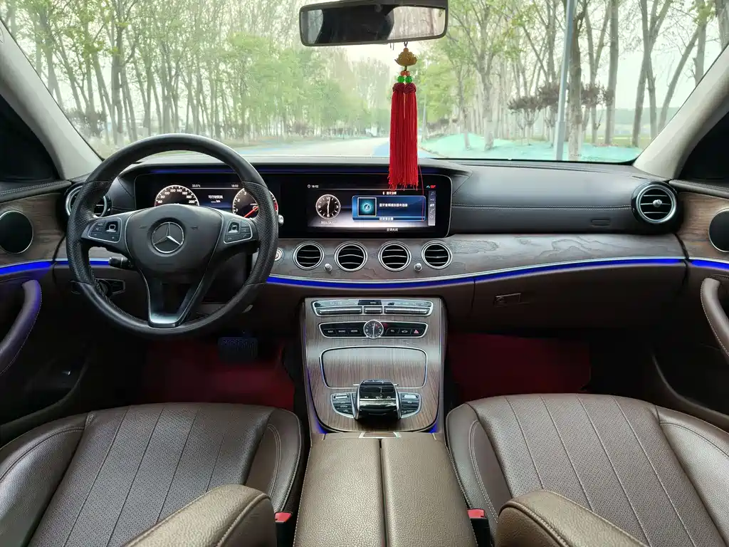 Mercedes-Benz E-Class 2017 — фото 14