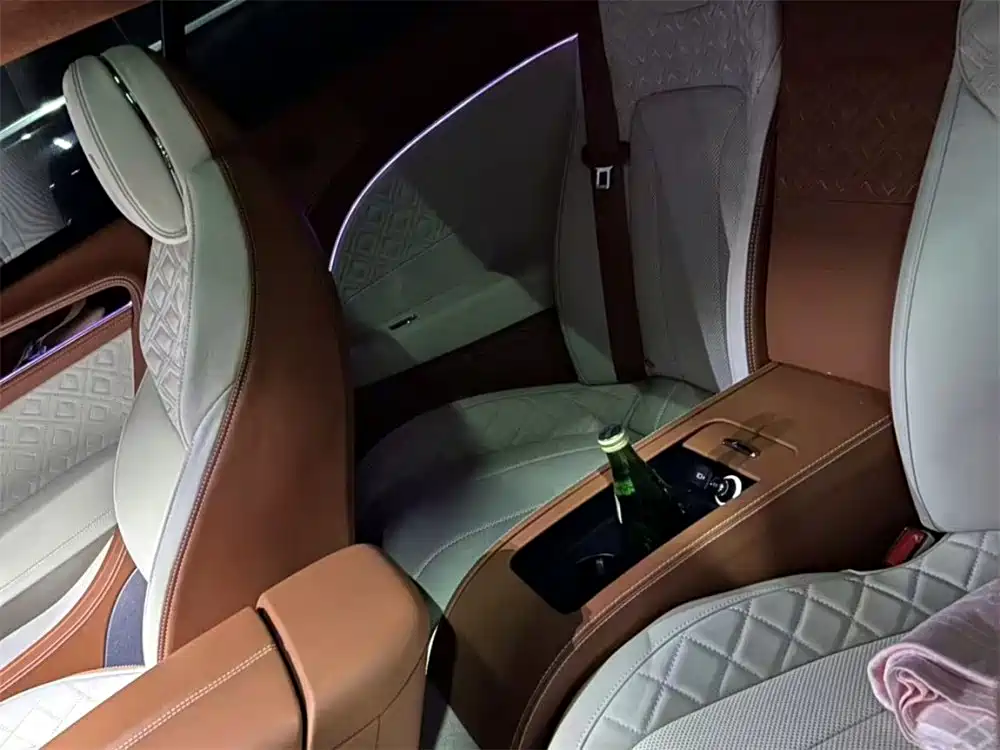 Bentley Bentayga 2022 — фото 10