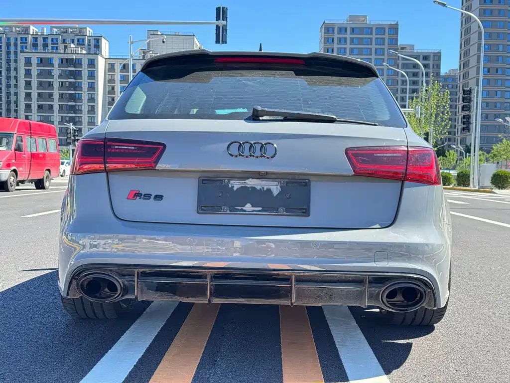 Audi RS 6 2016 — фото 6