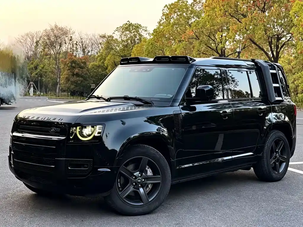 Land Rover Defender 2023 — фото 1