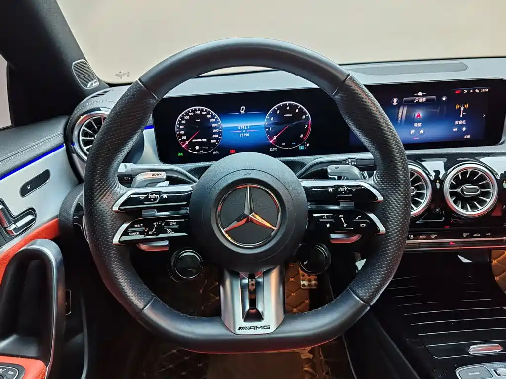 Mercedes-Benz Mercedes CLA AMG 2024 — фото 11