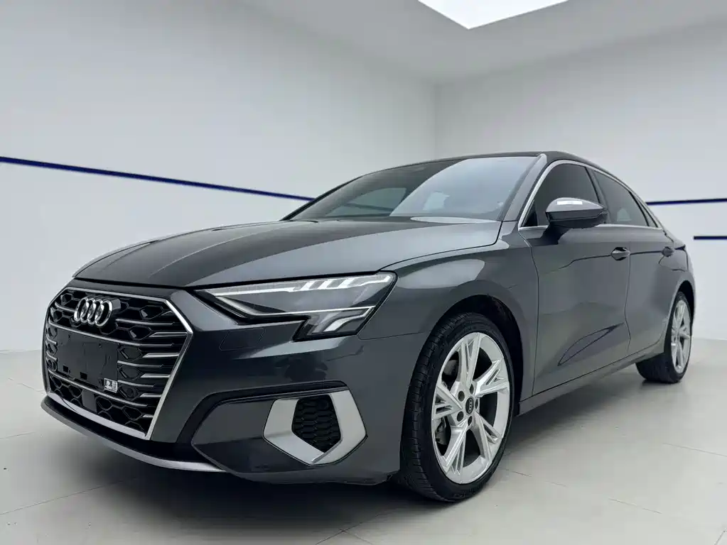 Audi A3 2022 — фото 1