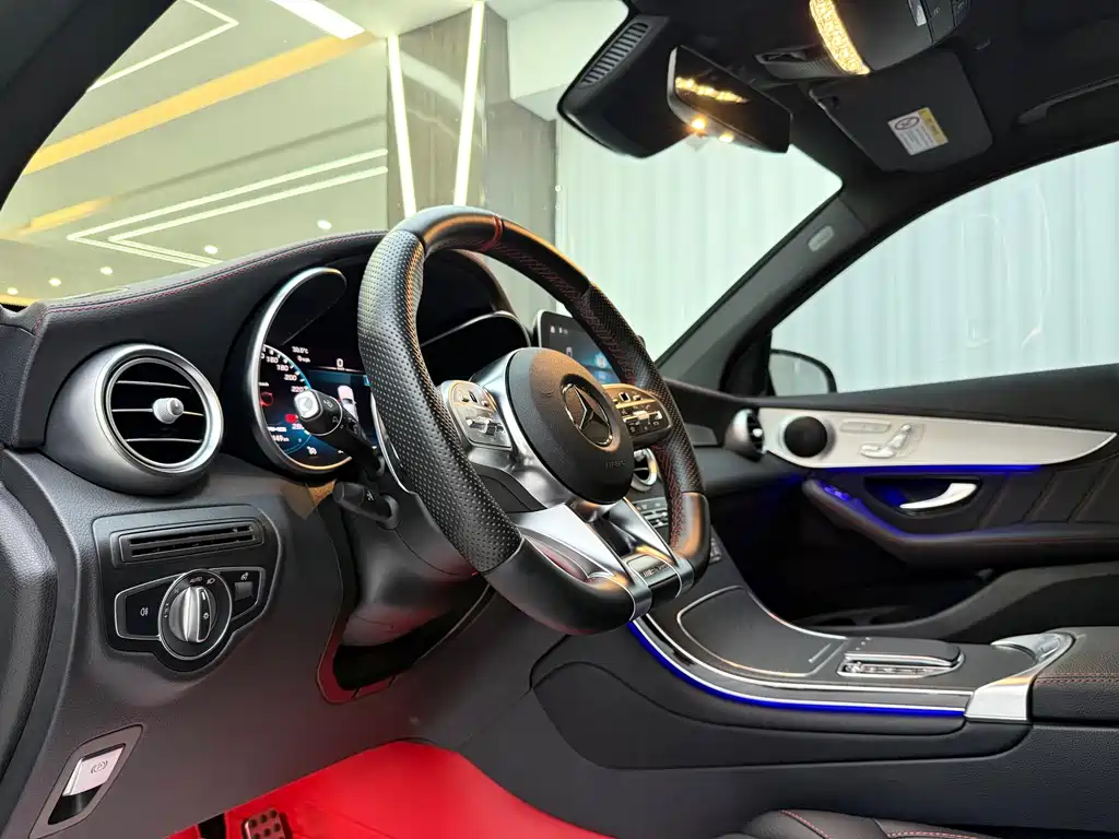 Mercedes-Benz GLC AMG 2022 — фото 5