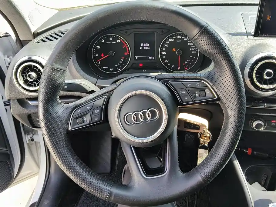 Audi A3 2018 — фото 15