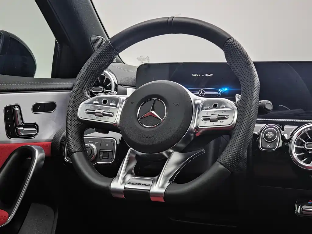 Mercedes-Benz A-Class AMG 2022 — фото 14