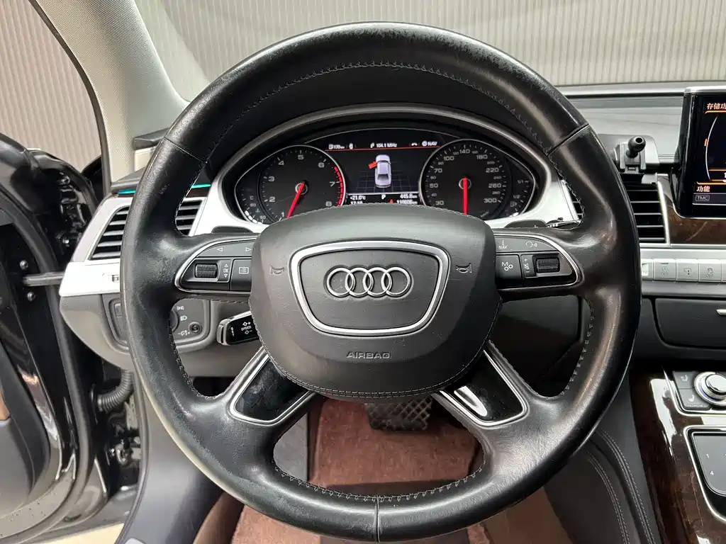 Audi A8 2017 — фото 11