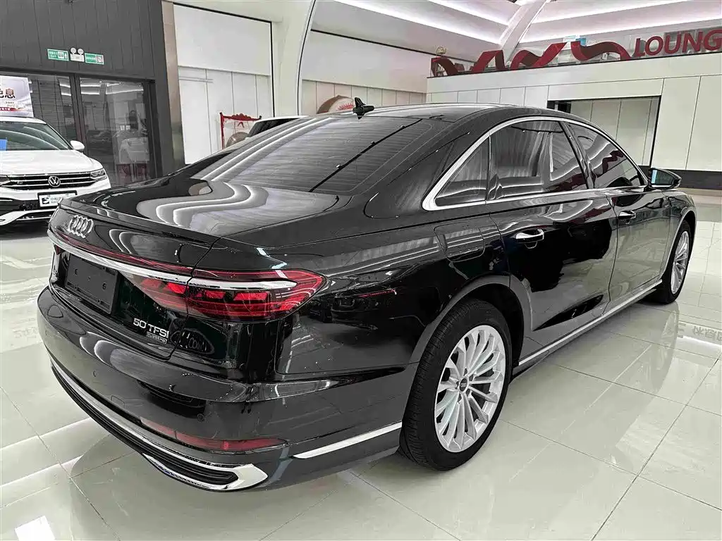 Audi A8 2023 — фото 17