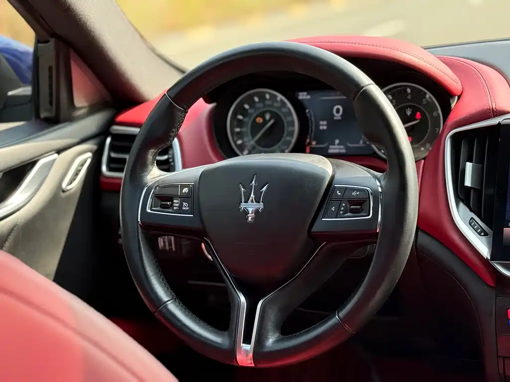 Maserati Ghibli 2021 — фото 13