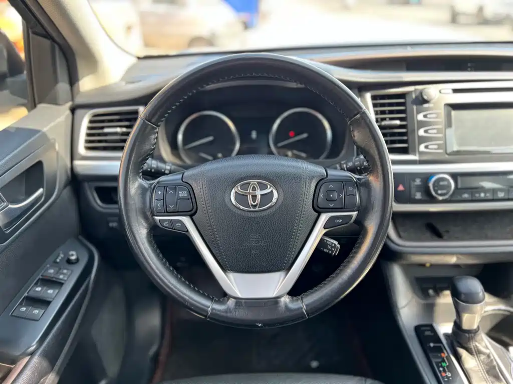 Toyota Highlander 2015 — фото 11
