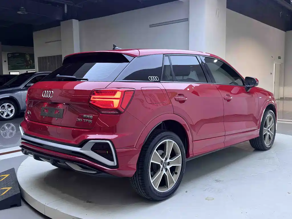 Audi Q2L 2022 — фото 6