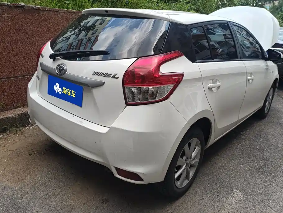 Toyota Yaris L 2014