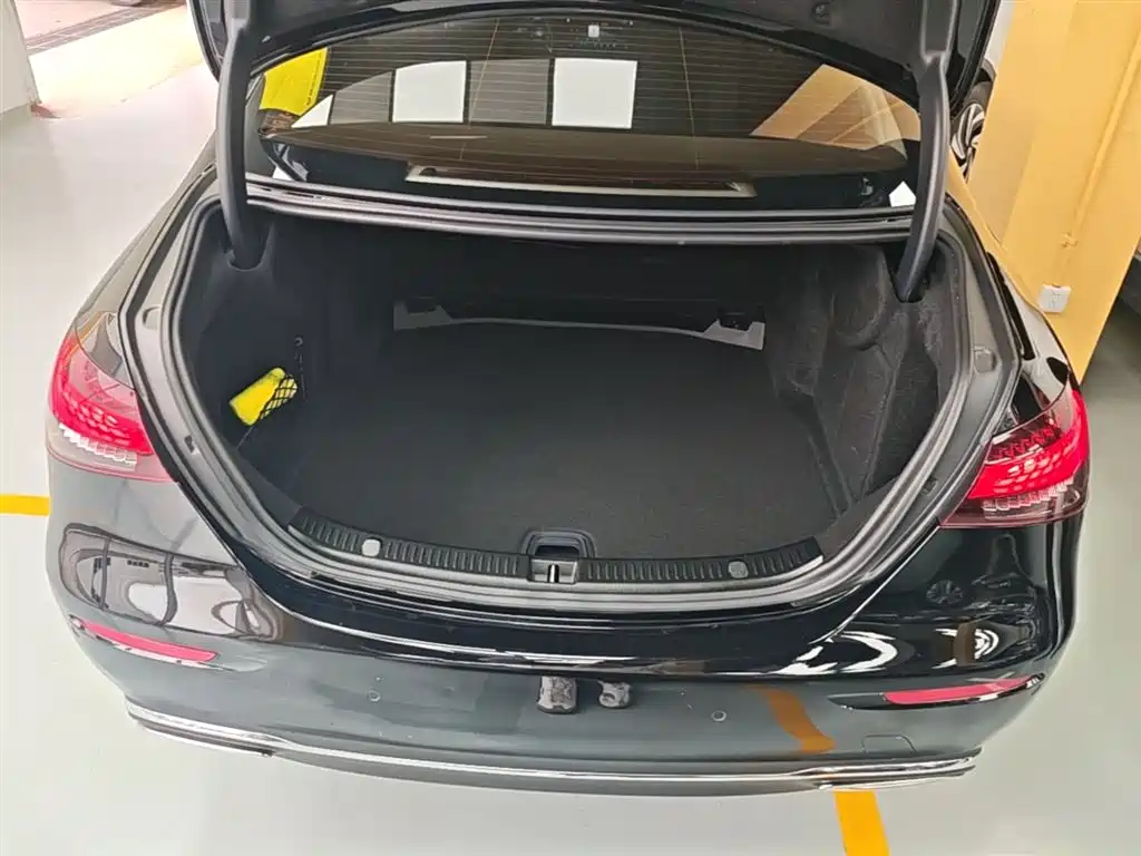 Mercedes-Benz E-Class 2022 — фото 19