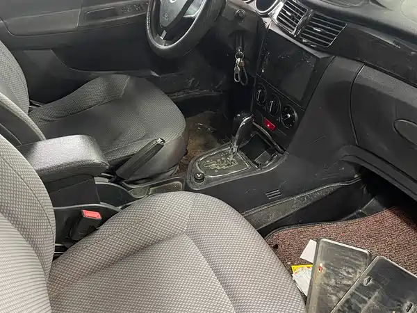 Dongfeng Fengshen S30 2014