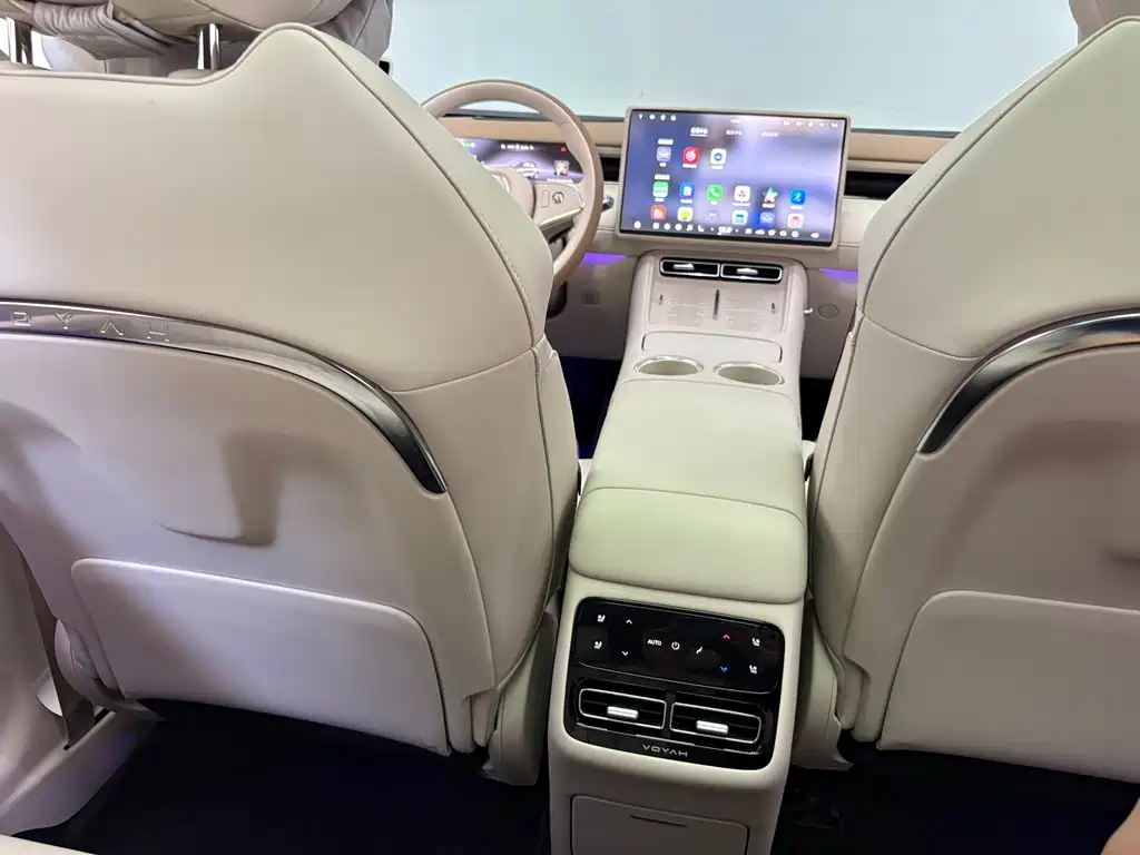 Voyah FREE 2025 — фото 17