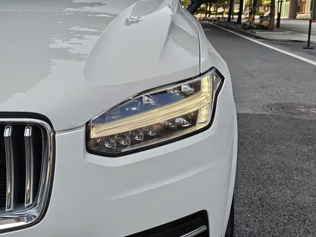 Volvo XC90 2023 — фото 22