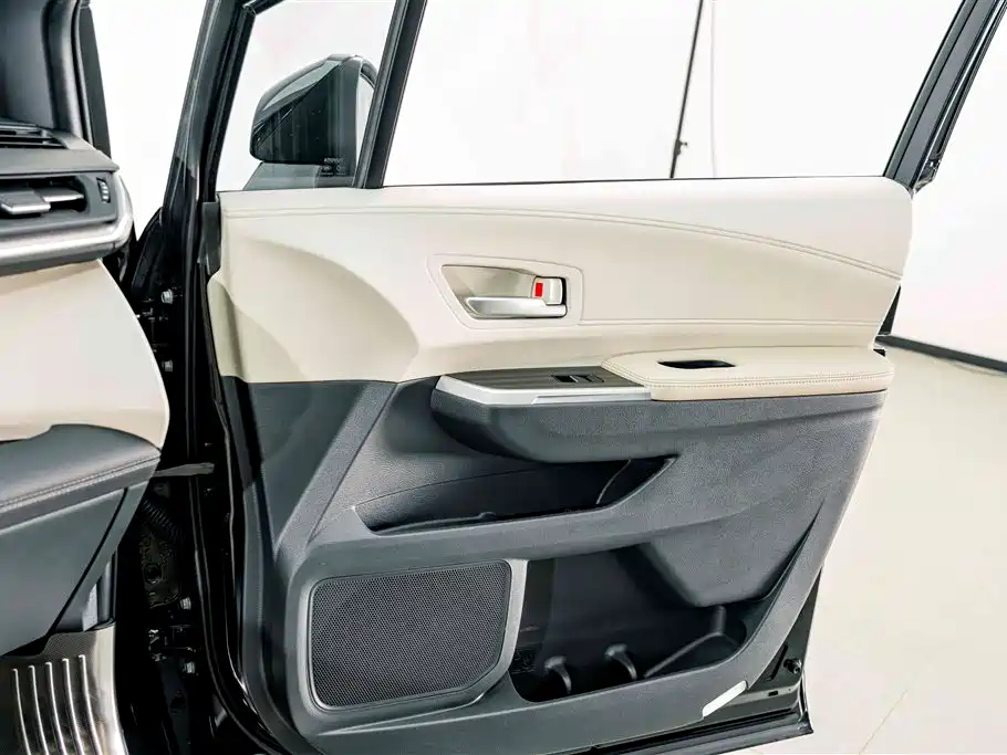 Toyota Sienna 2023 — фото 15