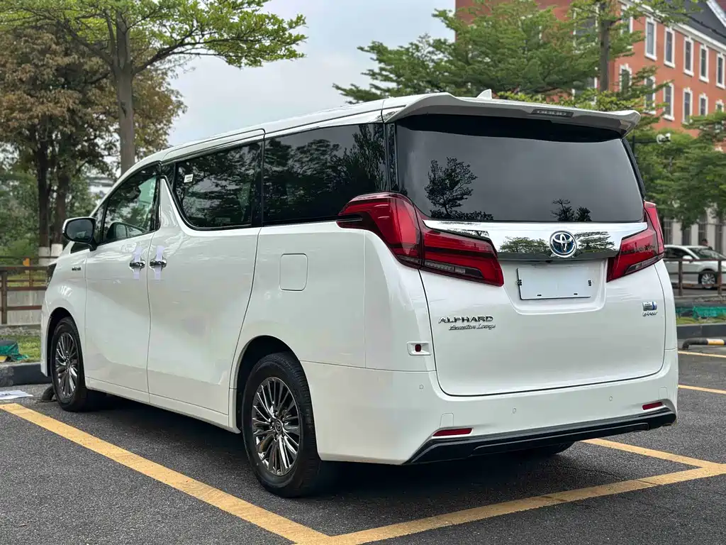 Toyota Alphard 2020 — фото 4