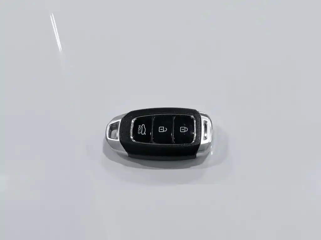 Hyundai Elantra 2020 — фото 19