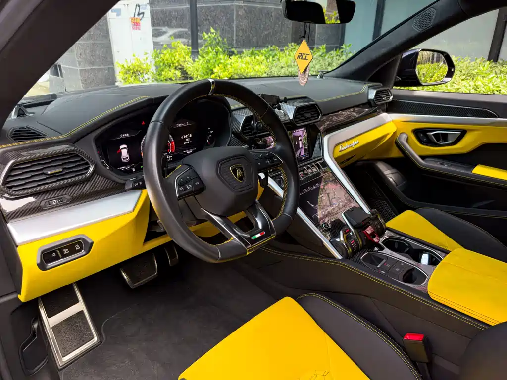 Lamborghini Urus 2019 — фото 8