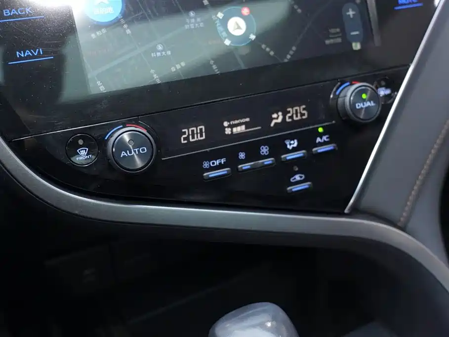 Toyota Camry 2020 — фото 8