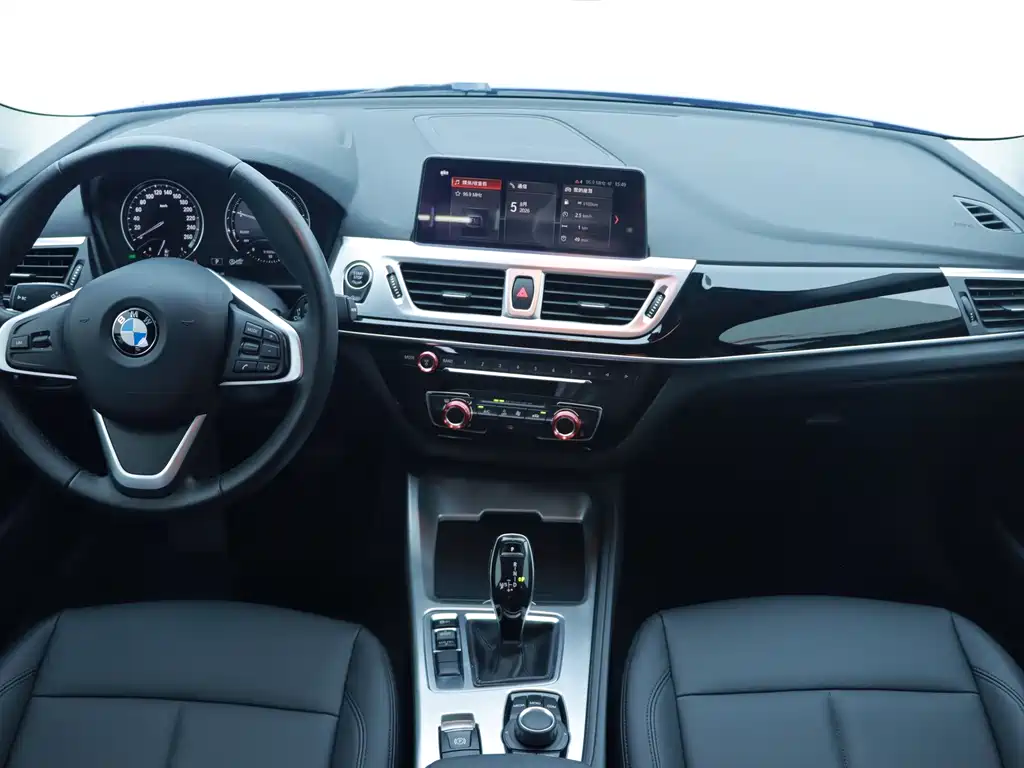 BMW 1 Series 2020 — фото 14