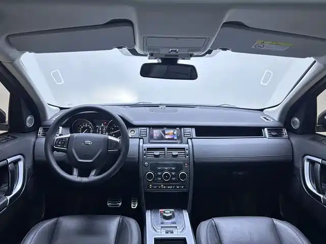 Land Rover Discovery Sport 2017 — фото 8