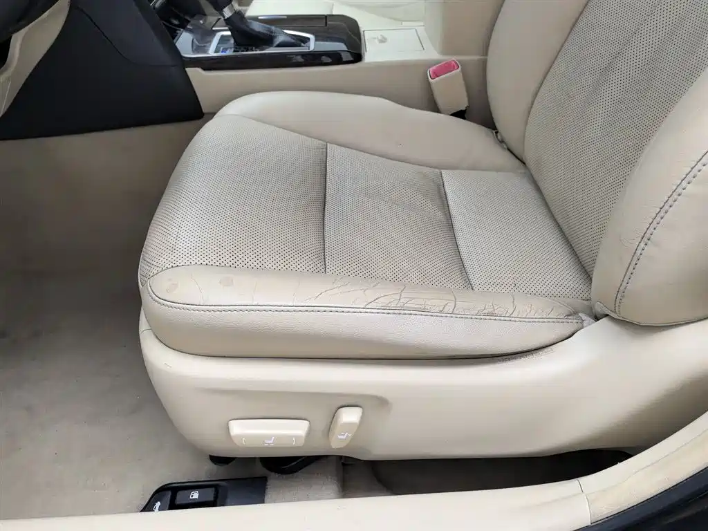 Toyota Camry 2016 — фото 20