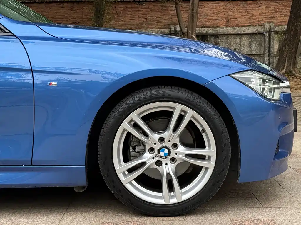 BMW 3 Series 2017 — фото 17
