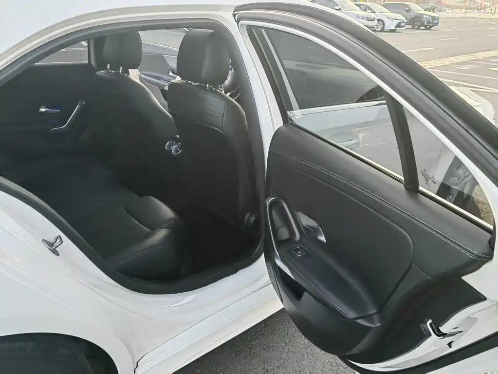 Mercedes-Benz A-Class 2021 — фото 16