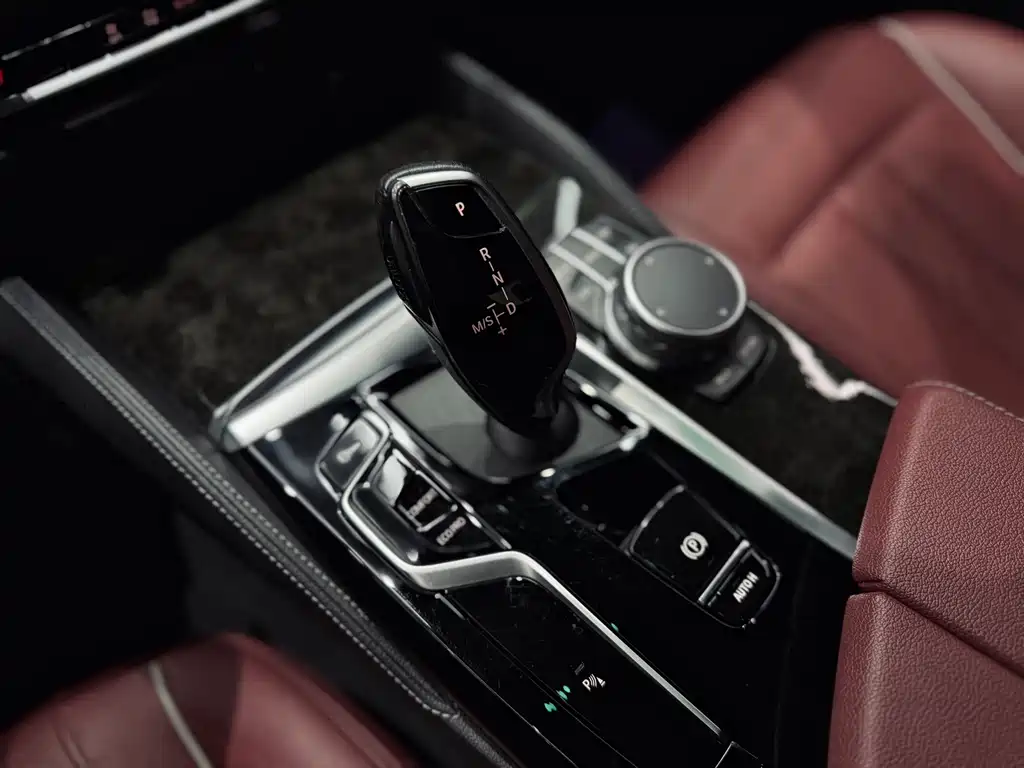 BMW 5 Series 2021 — фото 10