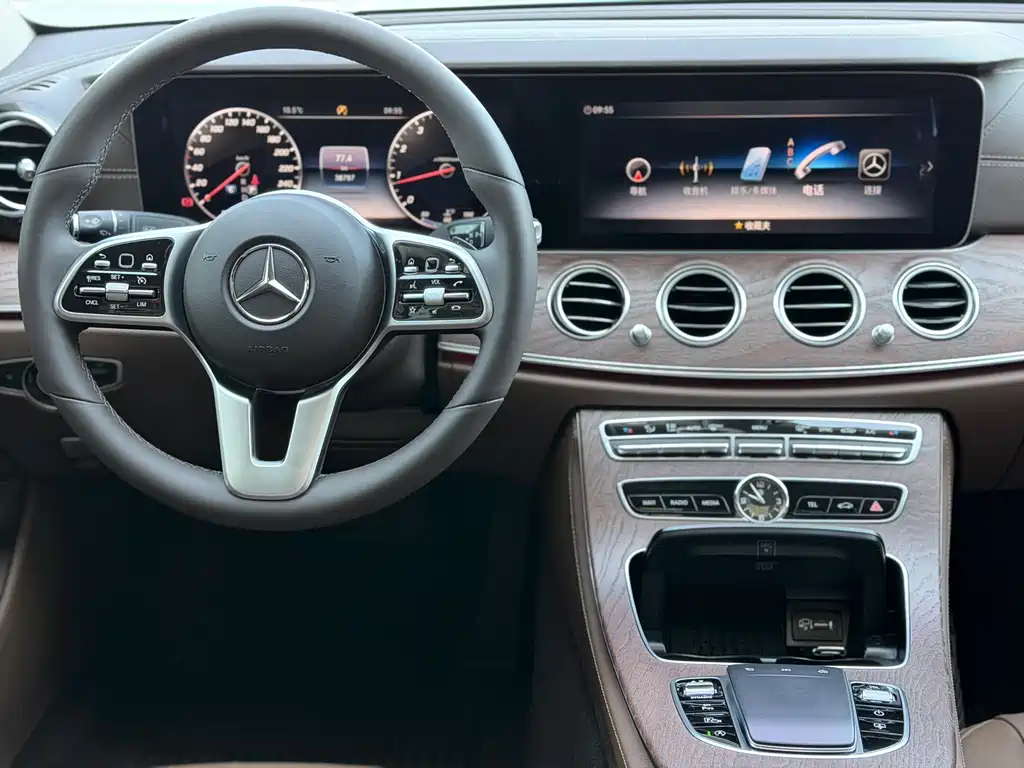 Mercedes-Benz E-Class 2020 — фото 11